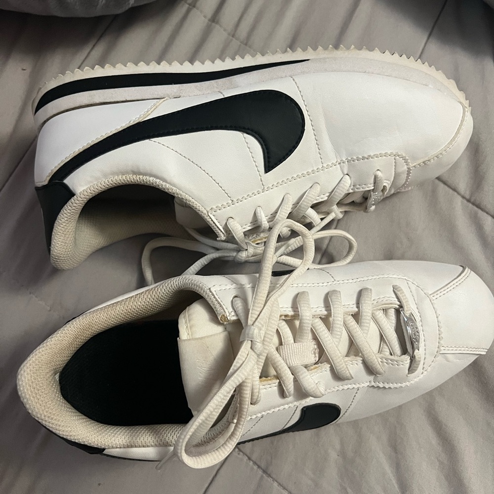 black and white nike cortez